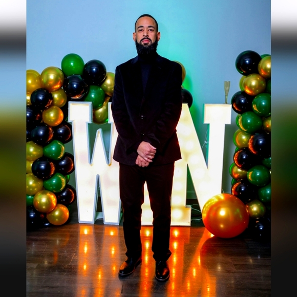 Meet your Posher, Vicari - Picture 1 of 3